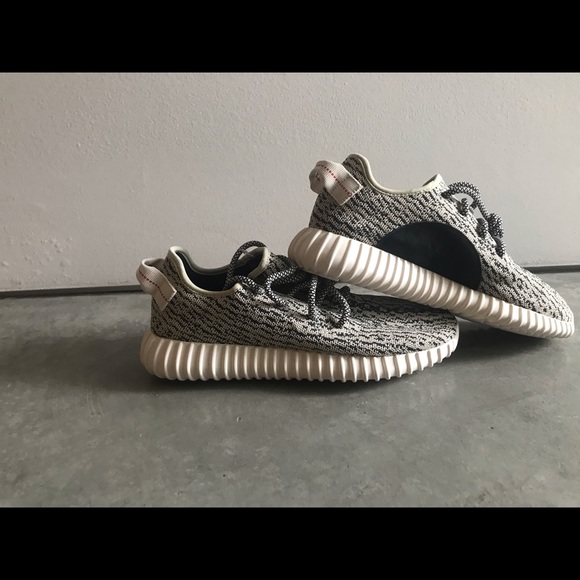 Adidas Yeezy turtle doves new with no box. Sz 9 - Picture 1 of 6